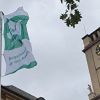 Die Flagge der Mayors for Peace am Rathaus Schöneberg - © Pressestelle Bezirksamt Tempelhof-Schöneberg