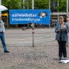 Flaggentag der Mayors for Peace in Darmstadt mit Regina hagen (Darmstädter Friedensforum) - © Wissenschaftsstadt Darmstadt 2020 / Jansen